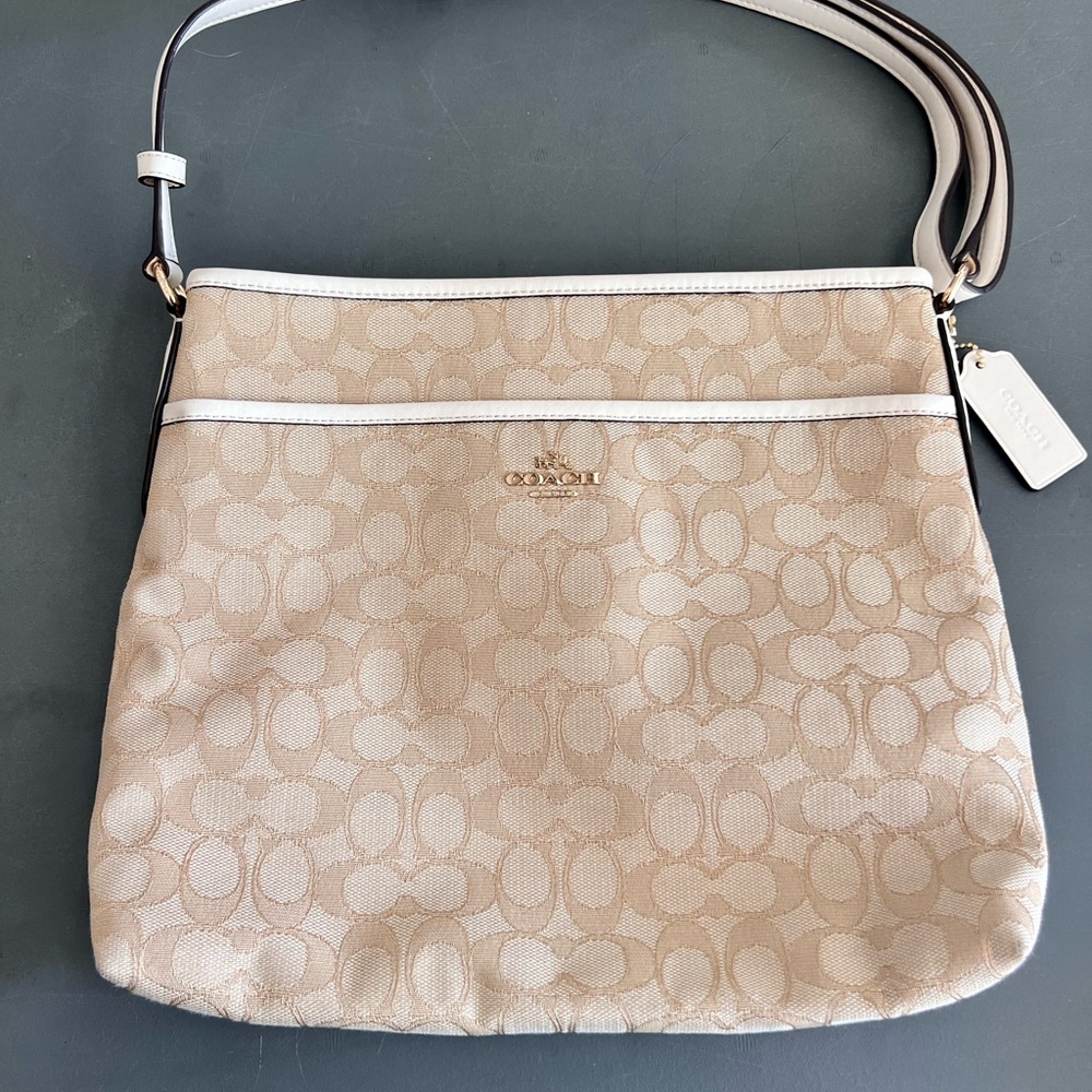 Coach Light Beige Signature canvas crossbody Shoulder file Bag